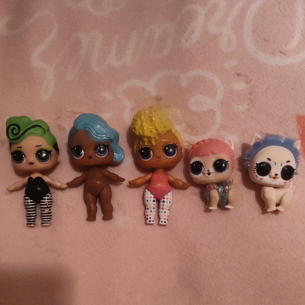 6 L.O.L. Surprise! Dolls Set with Green, Blue, Yellow, Pink, White Accents